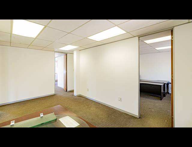 154M² OFFICE TO LET IN FERNDALE